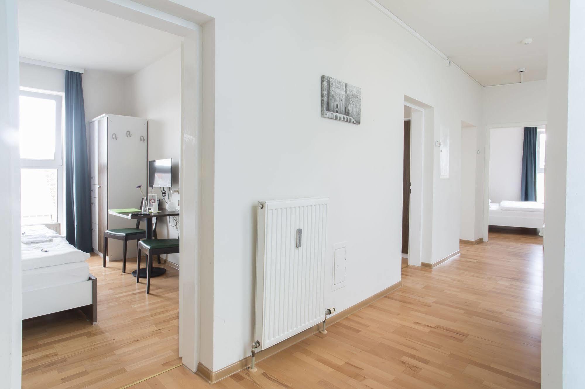B&B Hotel Graz-Hbf Екстер'єр фото