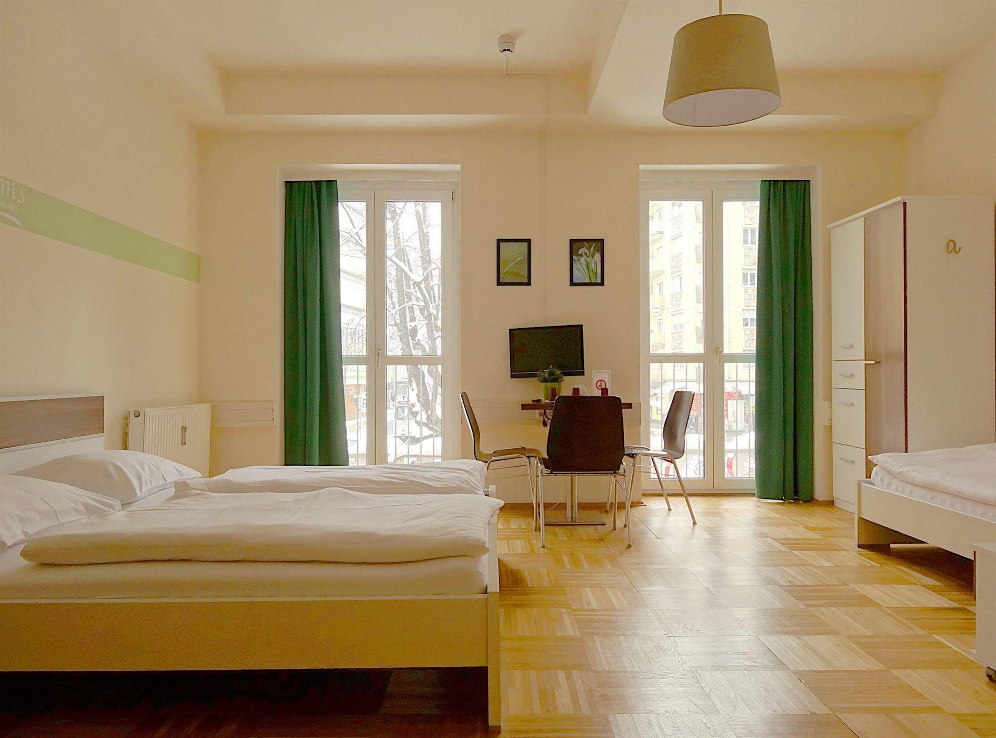 B&B Hotel Graz-Hbf Екстер'єр фото