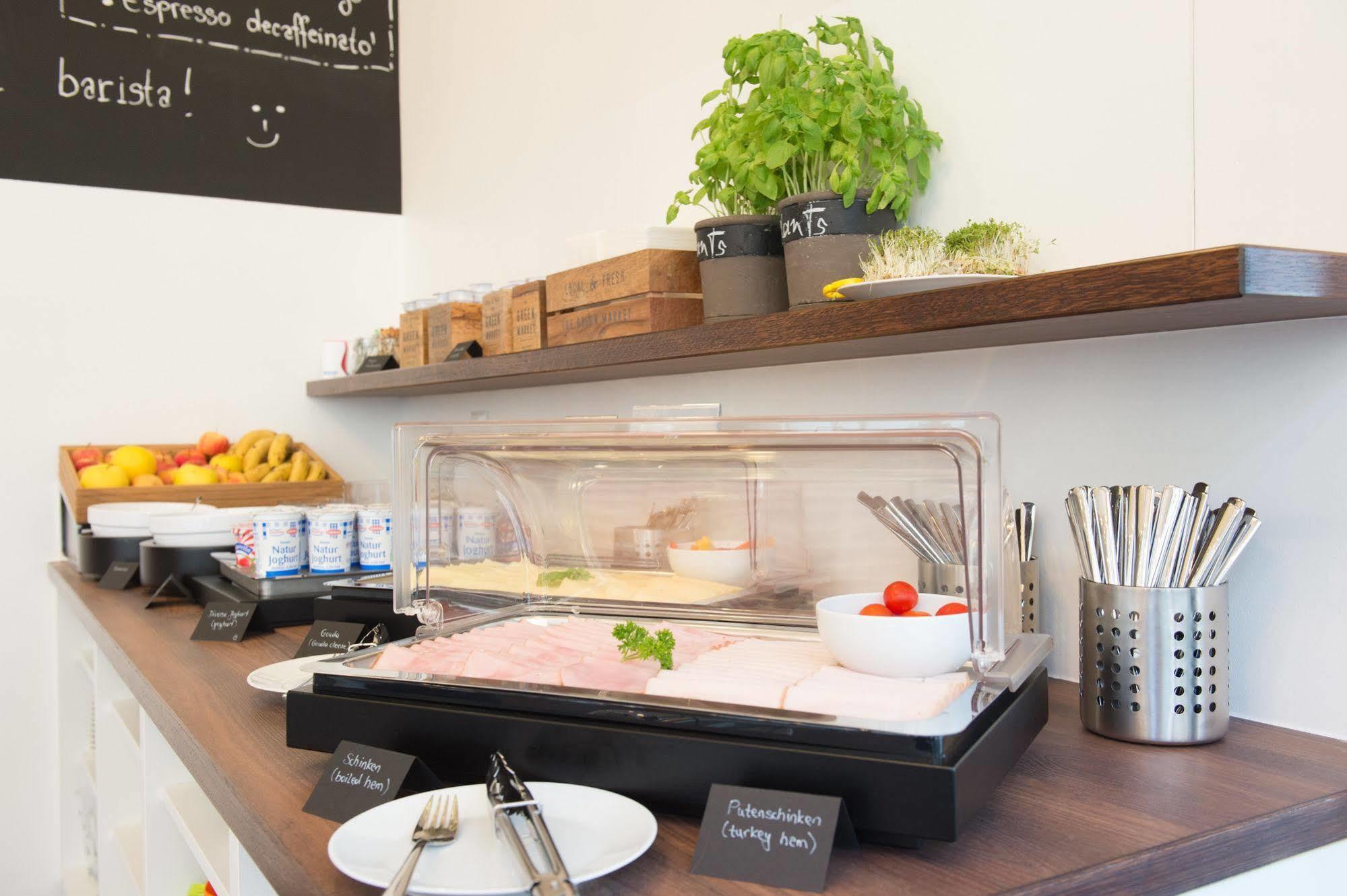 B&B Hotel Graz-Hbf Екстер'єр фото