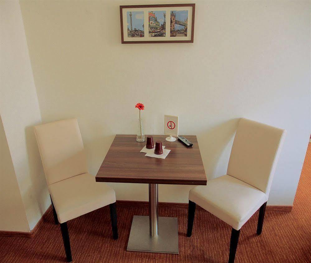 B&B Hotel Graz-Hbf Екстер'єр фото