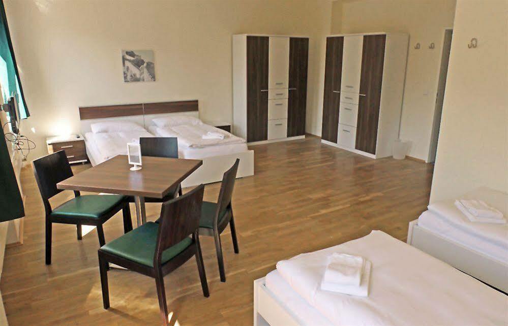 B&B Hotel Graz-Hbf Екстер'єр фото